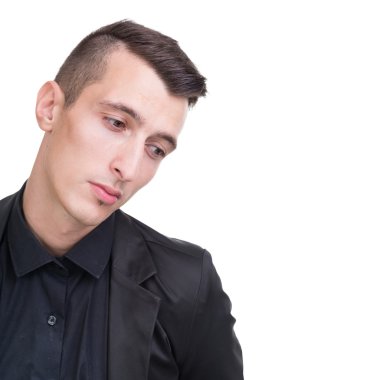 Üzgün ve depresyonda adam beyaz izole closeup portresi