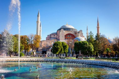 Ayasofya İstanbul 'un en çok ziyaret edilen simgesi.