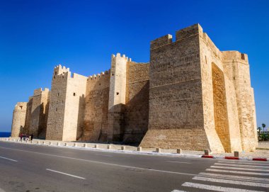 Ribat Hartem Kalesi Manastır, Tunus 'un tarihi eğlenceleri.