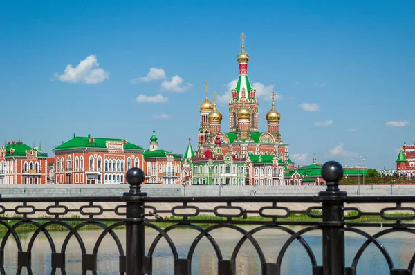 Cathedral of the Annunciation of the Most Holy Theotokos, Yoshkar-Ola, Russia. — Stock Photo, Image