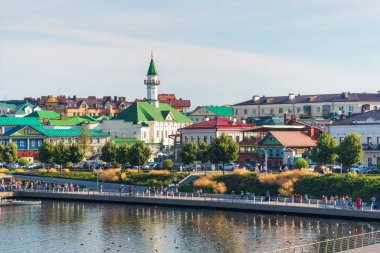 Kaban Gölü kıyısındaki Marjani Camii, Kazan, Rusya.