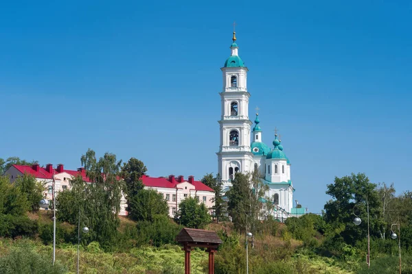 スパスキー大聖堂は ロシアのタタールスタン共和国 イェラブガのランドマークです — ストック写真