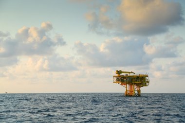 Üretim petrol ve gaz, petrol ve gaz endüstrisi ve sert iş için offshore inşaat platform, üretim platformu ve işlemi manuel ve otomatik işlev tarafından işlem.