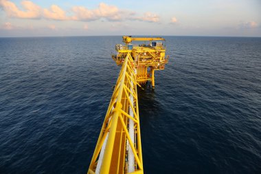 Üretim petrol ve gaz, petrol ve gaz endüstrisi ve sıkı çalışma, manuel ve otomatik işlevi, petrol ve teçhizat sanayi ve işletme tarafından üretim platformu ve işlem süreci için offshore inşaat platformu