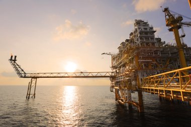 Üretim petrol ve gaz, petrol ve gaz endüstrisi ve sıkı çalışma, manuel ve otomatik işlevi, petrol ve teçhizat sanayi ve işletme tarafından üretim platformu ve işlem süreci için offshore inşaat platformu