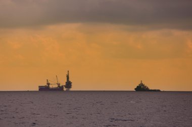 Üretim petrol ve gaz, petrol ve gaz endüstrisi ve sıkı çalışma, manuel ve otomatik işlevi, petrol ve teçhizat sanayi ve işletme tarafından üretim platformu ve işlem süreci için offshore inşaat platformu