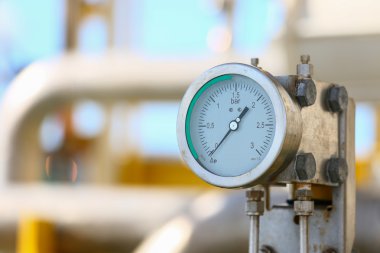 Monitör durumu için petrol ve gaz üretim süreci, sanayi iş, sanayi arka plan ve ölçüm yakından kısas ölçer basınç göstergesi.