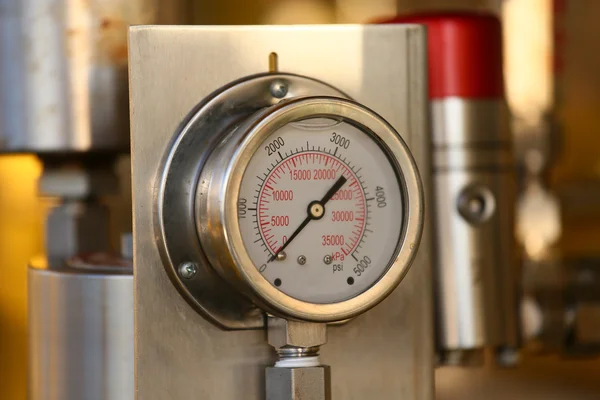 Pressure gauge in oil and gas production process for monitor condition, The gauge for measure in industry job, Industry background and close up gauge. — Stock Photo, Image