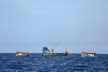 Tekne transferi kargo petrol ve gaz endüstrisi için tedarik ve kargo petrol ve doğal gaz platformu ve mürettebatı tekne işleminde tekne arasında platform, tekne bekleyen transfer kargo ve ekipleri Tekne taşıma.