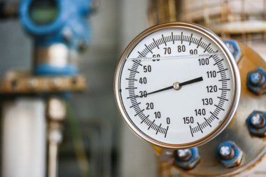 Basınç göstergesi monitör durumu, ölçer için ölçü sanayi iş, sanayi arka plan ve ölçer, yakından petrol ve gaz üretim sürecindeki göstergesi için ölçü birimi basınç sürecinde.