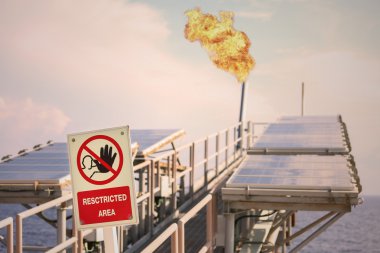 Petrol ve gaz endüstrisi, iş, avcı ateşi ile yangın elbisesi ve koru itfaiyeci, güvenlik ekibi için takım başarılı itfaiyeci itfaiyeci zaman ateş durumda. yasak bölge veya tehlike alanı.