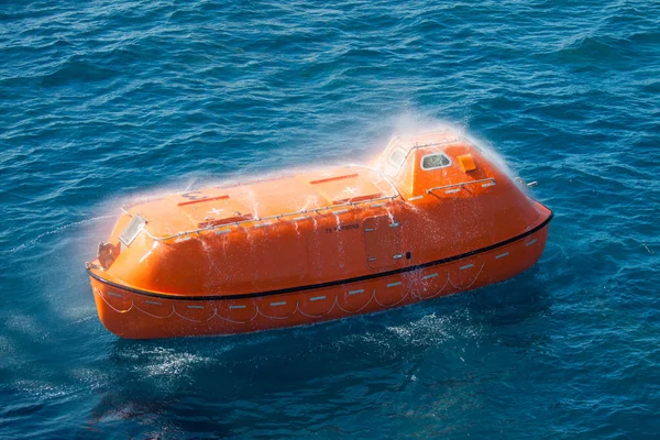 Lifeboat or rescue boat in offshore, mission security in the sea — Stock Photo, Image