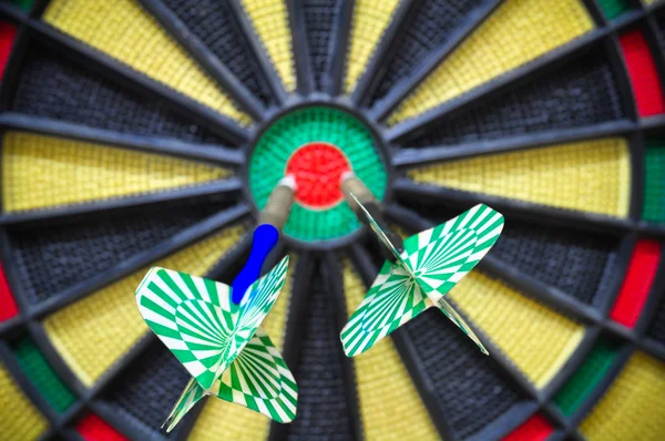 Darts arrows in the target center, Darts game , arrows and darts target the exact game — Stock Photo, Image