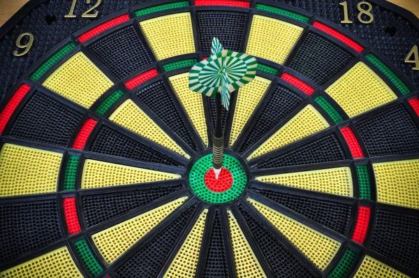 Darts arrows in the target center, Darts game , arrows and darts target the exact game — Stock Photo, Image