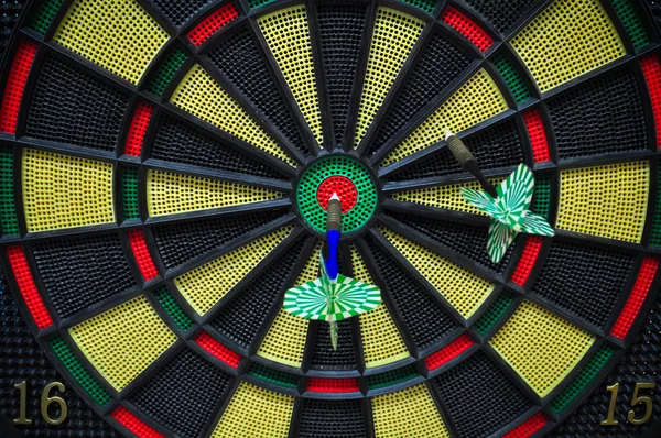 Darts arrows in the target center, Darts game , arrows and darts target the exact game — Stock Photo, Image