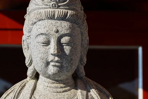 Çin tapınak Tanrı'nın guanyin heykelinin büyük. Birçok kişi Çin yeni yıl günde Tanrı'ya dua — Stok fotoğraf