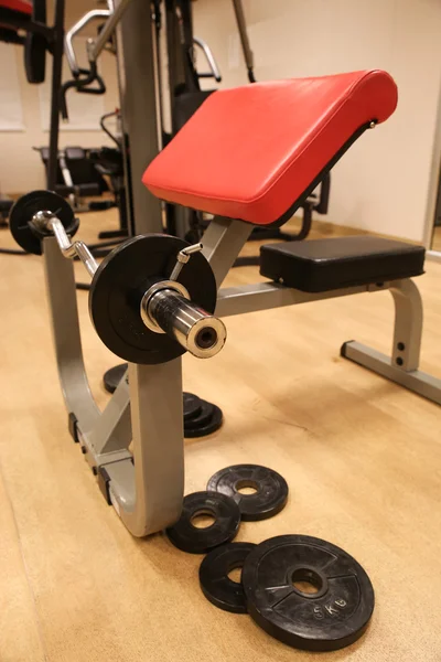 Room with gym equipment in the sport club, sport club gym , Health and recreation room — Stock Photo, Image