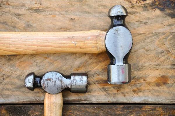 Hammer set handgereedschap of basisinstrumenten op houten achtergrond — Stockfoto