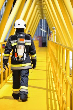 Petrol ve doğal gaz sektörüne, iş yerinde başarılı itfaiyeci itfaiyeci