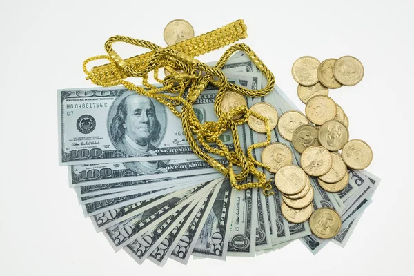 Bankbiljetten, goud en munten met herinneringen op witte achtergrond. — Stockfoto