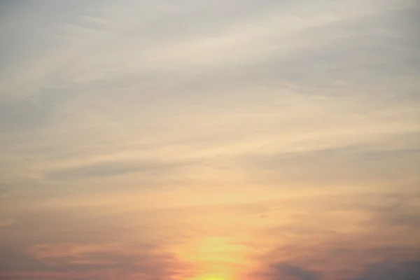 Gros plan ciel bleu avec nuage, beau temps . — Photo