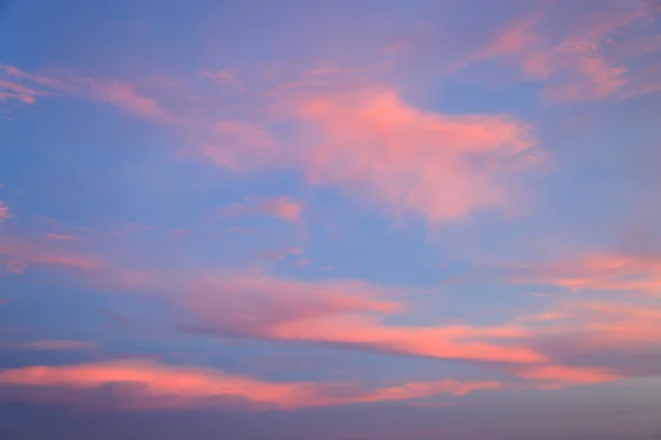 Farverig Red Sky Baggrund eller Rød blodhimmel på god vejrdag. farverig himmel . - Stock-foto