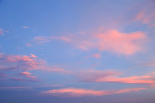 Farverig Red Sky Baggrund eller Rød blodhimmel på god vejrdag. farverig himmel . - Stock-foto