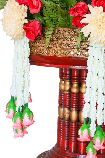 Close up rice offering Thai traditional design on white background or isolate, Background of Thai traditional Baci -offering of cooked rice under a conical arrangement of folded leaves and flowers during wrist-binding ceremony — Zdjęcie stockowe