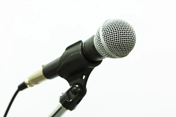 Close-up de microfone na sala de concertos ou na sala de conferências, Close up de microfone antigo na sala de conferências — Fotografia de Stock
