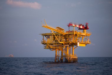 Üretim petrol ve gaz, petrol ve gaz endüstrisi ve sert iş için offshore inşaat platform, üretim platformu ve işlemi manuel ve otomatik işlev tarafından işlem.