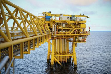 Üretim petrol ve gaz, petrol ve gaz endüstrisi ve sert iş için offshore inşaat platform, üretim platformu ve işlemi manuel ve otomatik işlev tarafından işlem.