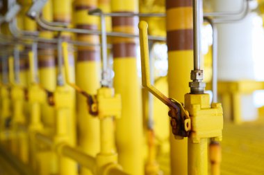 Üretim, petrol ve doğalgaz platformu ve otomasyon sistemi, petrol ve doğalgaz sanayiindeki operatör denetim ürünleri tarafından kontrol edilen boru hatları