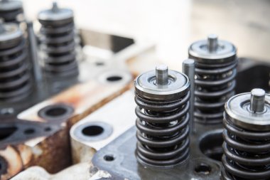 bir araç motoru, motor egzoz Vana ve alımı model Vana, Bahar Vana motoru ve oto yedek parça, işten zarar makine parçaları.