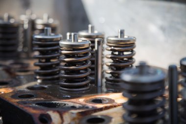bir araç motoru, motor egzoz Vana ve alımı model Vana, Bahar Vana motoru ve oto yedek parça, işten zarar makine parçaları.
