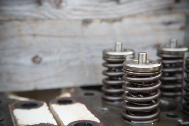 bir araç motoru, motor egzoz Vana ve alımı model Vana, Bahar Vana motoru ve oto yedek parça, işten zarar makine parçaları.