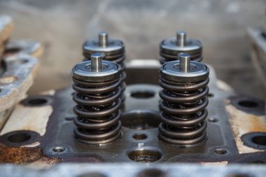 bir araç motoru, motor egzoz Vana ve alımı model Vana, Bahar Vana motoru ve oto yedek parça, işten zarar makine parçaları.