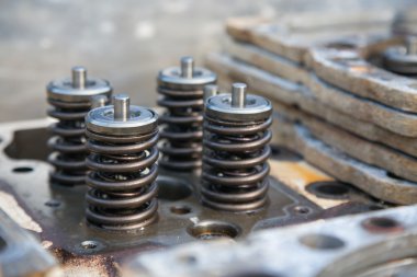 bir araç motoru, motor egzoz Vana ve alımı model Vana, Bahar Vana motoru ve oto yedek parça, işten zarar makine parçaları.