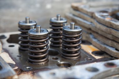 bir araç motoru, motor egzoz Vana ve alımı model Vana, Bahar Vana motoru ve oto yedek parça, işten zarar makine parçaları.