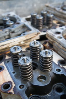 bir araç motoru, motor egzoz Vana ve alımı model Vana, Bahar Vana motoru ve oto yedek parça, işten zarar makine parçaları.