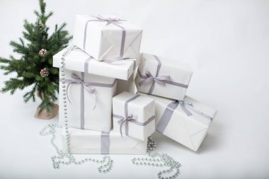 Modern minimalist dekorasyonlu Noel kartı