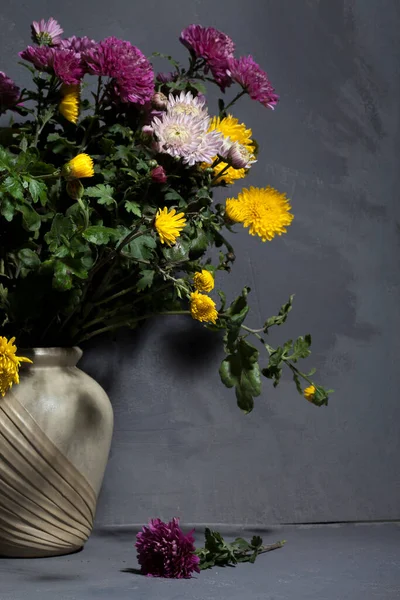 Bouquet Chrysanthèmes Coréens Blanc Jaune Violet Rose Dans Vase Variété — Photo