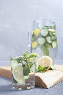 Limonlu su, salatalık, nane. Saasi suyu. zayıflatma