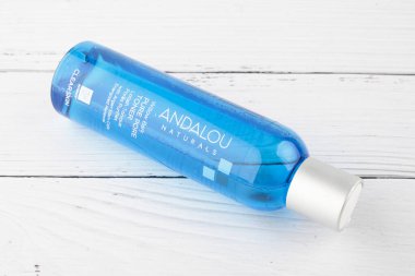 Kiev, Ukrayna - 06 Ekim 2021: Andalou Naturals, Pore Cleansing Tonic, Willow Bark