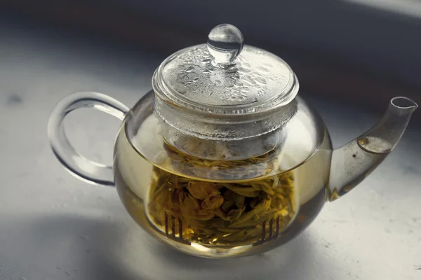 Hervidor con té verde — Foto de Stock