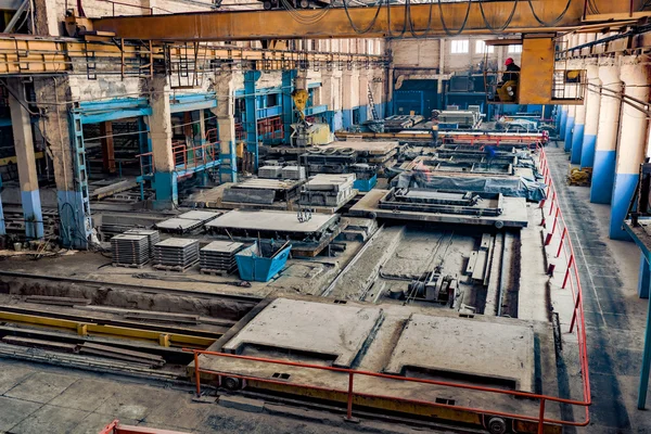 Kyiv, Ukraine - January 27, 2016: Old factory for concrete production — Stock Photo, Image