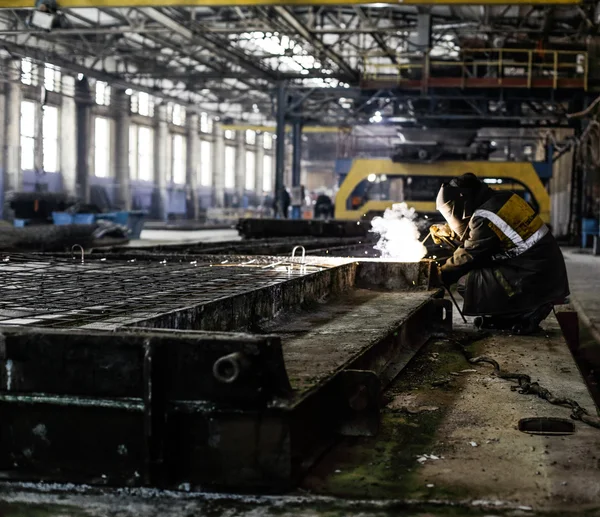 Kyiv, ukraine - 27. januar 2016: alte fabrik für betonproduktion — Stockfoto