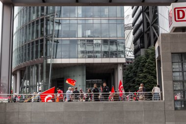 Berlin, Almanya - 28 Mayıs 2016: Türk grupları protesto oy Ermeni Soykırımı.