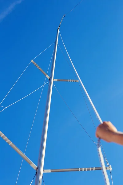 Preparación de la driza de vela mayor — Foto de Stock