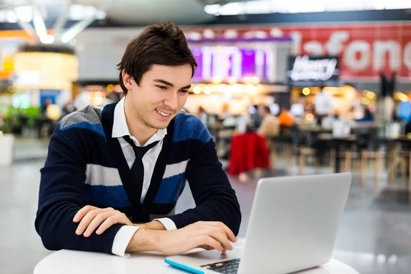 Happy young business man work on computer — Stock Photo, Image