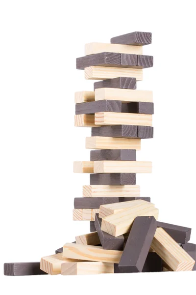 Jenga, Holzklötze stapeln Spiel auf weiß — Stockfoto